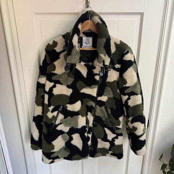 Urban Outfitters Camo Buckle Sherpa Teddy Moto Coat Size Large - Picture 5 of 9